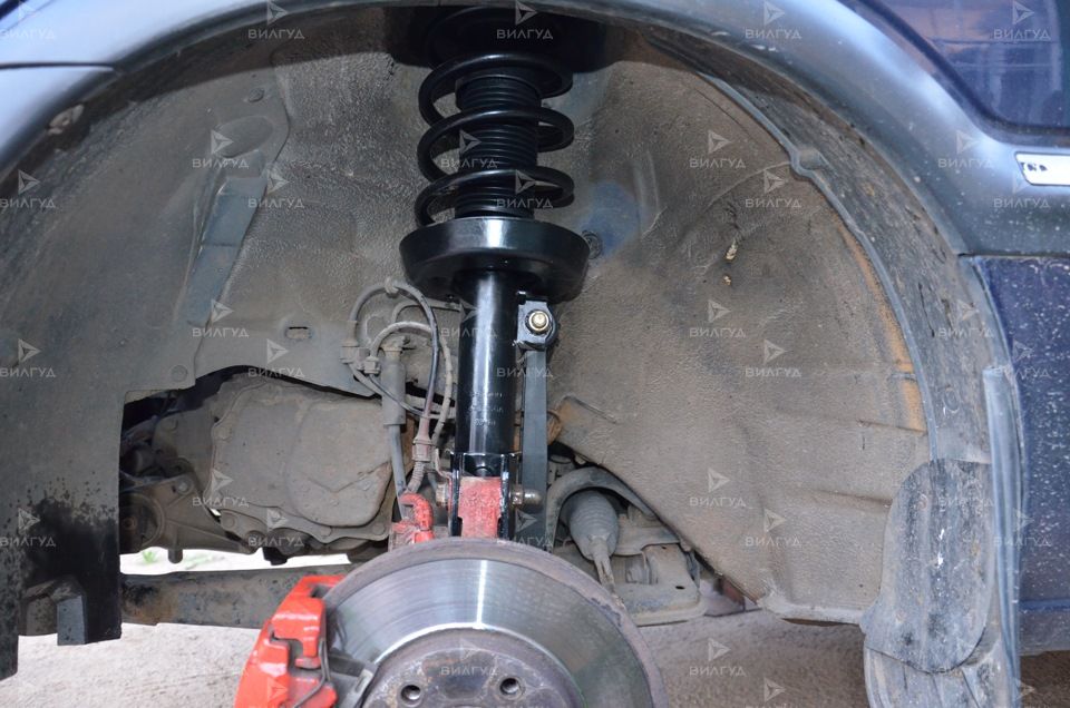 Замена стойки амортизатора Toyota Sequoia в Оренбурге